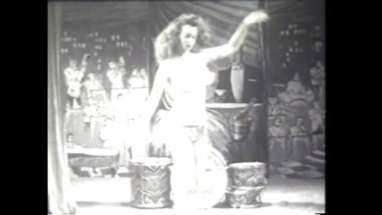 The Unforgettable: Бетті, театральна танцівниця