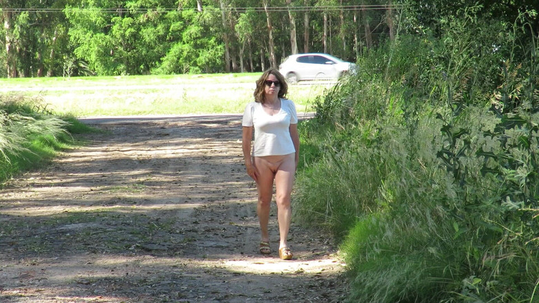 Milfcamsex: 패트리샤 산책 ...