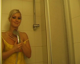 After college teen: Dalla Repubblica Ceca Lenka la bionda diventata una pornostar di...