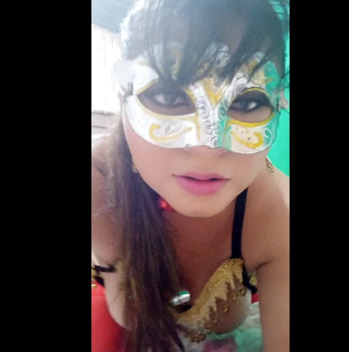 Martin13: Fammi sesso intenso! La modella latina si arrapa molto prima...