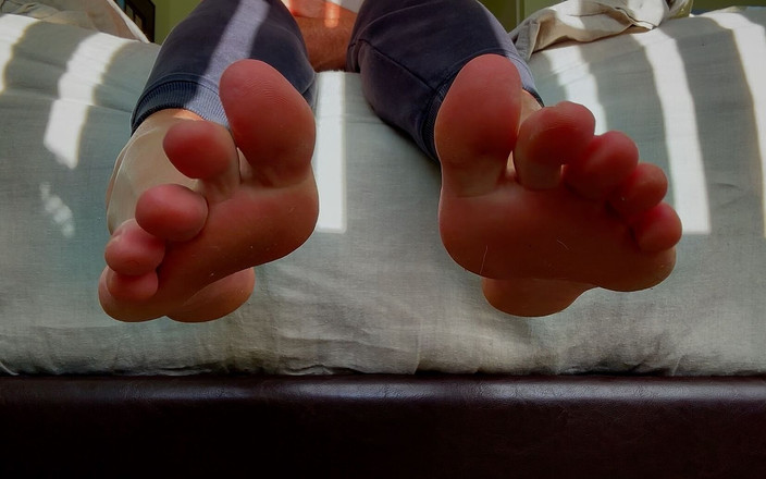 Barefoot Blake: Iykyk - apenas para meus pés machos amante amigos