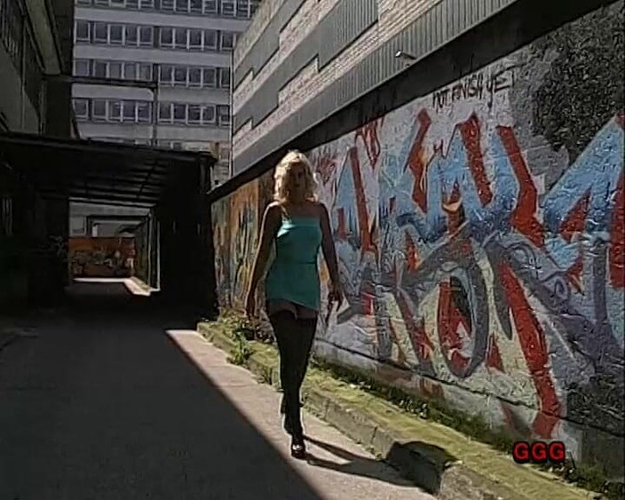 Casting GIRLS AND FIRST PORNO: Ggg John Thompson- Blonďatá holka si užívá poprvé gangbang šukání a...