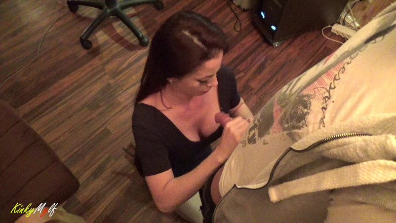 Wet Kelly: Stepmother Teasing and Sucking Her Stepson