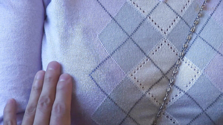 MBM3988: M614g07 Onu şehirde gören ve büyük göğüslerini ateşleyen büyük memeli bir...