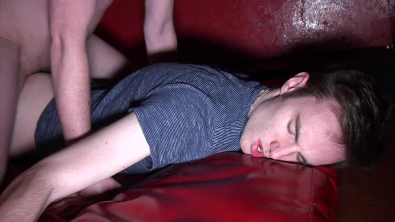 Crunch Boy: Twink Nick used by Leo in cruising for fun sex