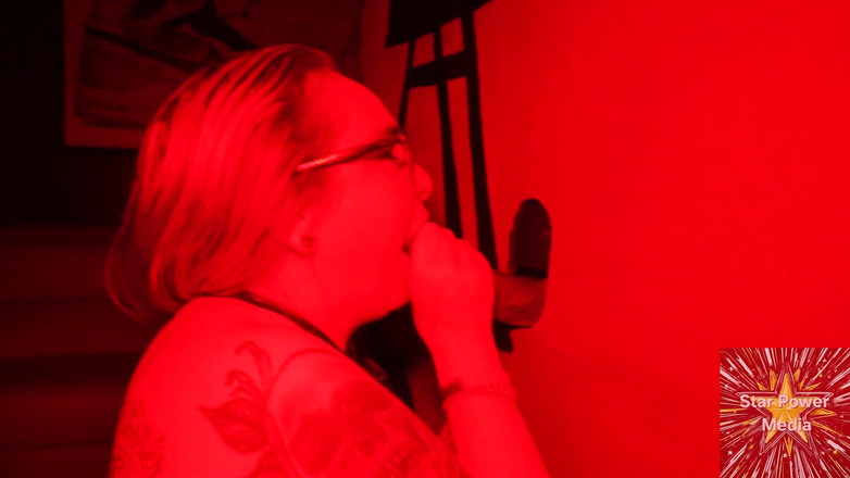 Savvy G: Savanna pecahkan rekor glory hole di kontes rahang