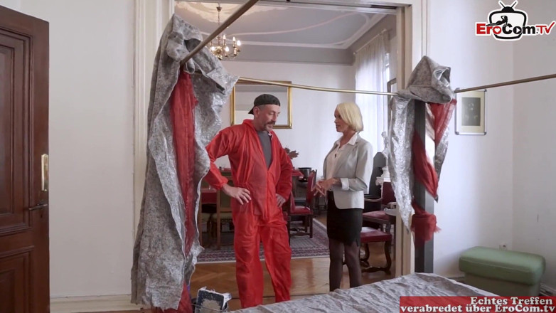 EroCom: Hot slim german milf seduces the painter for sex
