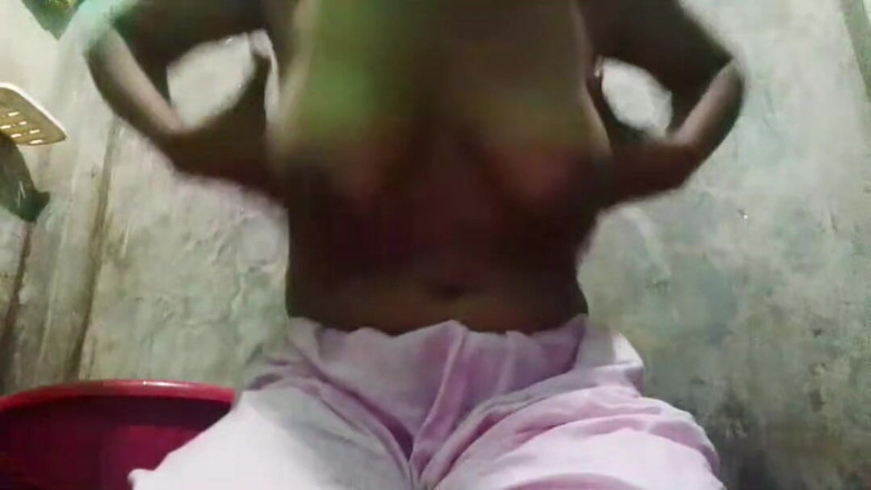 priyastar99: Got an Erection While Taking a Shower