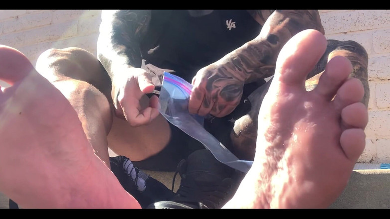 Jasons feet: Ho venduto un altro paio di calzini ad un footboy...