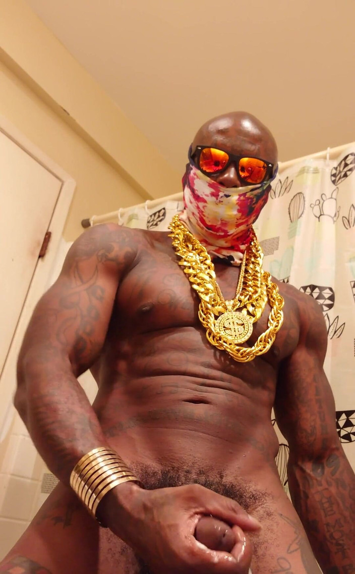 Hallelujah Johnson: Tôi đang cố gắng bắn tinh vào mặt bạn