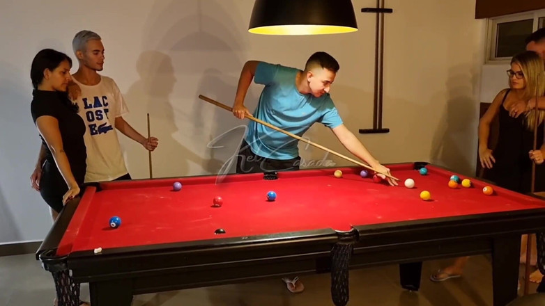 Kel Abate: Las chicas calientes querían aprender a jugar a la piscina...