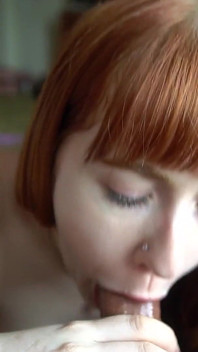 Hannah grace prova il suo meglio per fare deepthroat un bbc