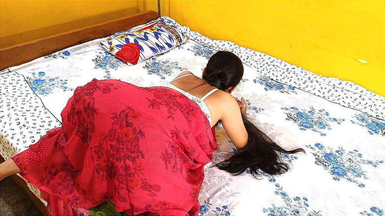 Namita: Tante seksi india dengan pantat bahenol lagi asik ngentot gaya...