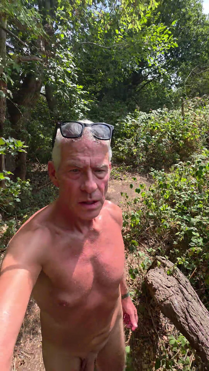 coachjclondon: Naked Afternoon Outside Wank