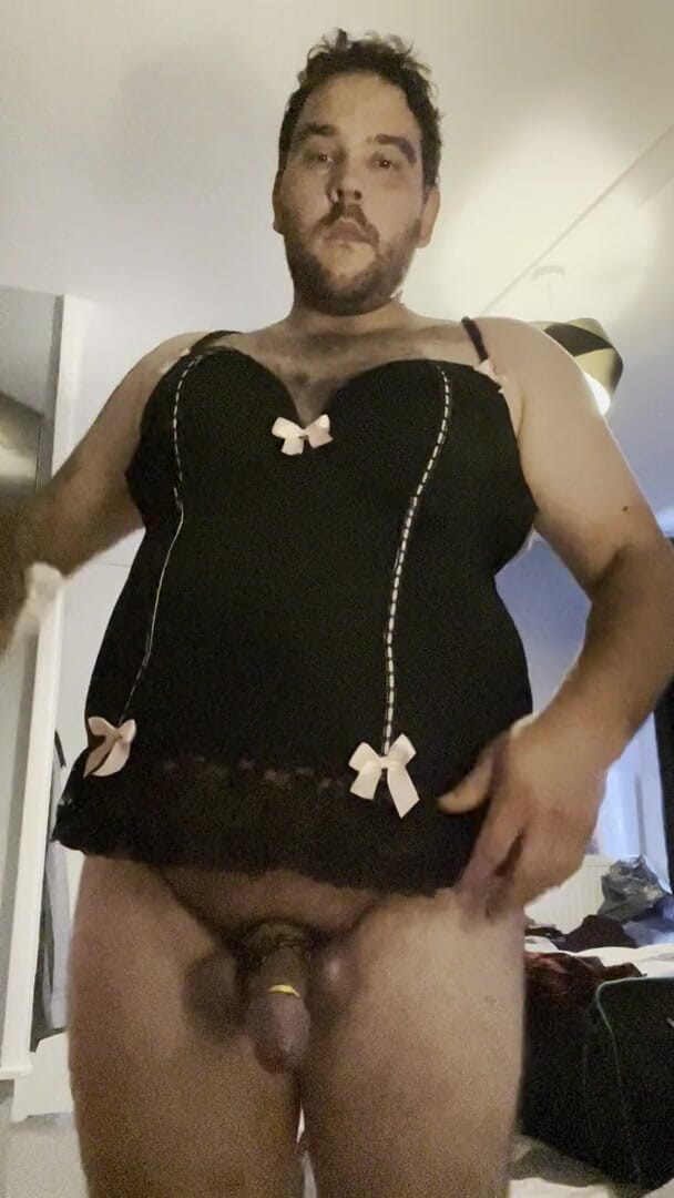 Shaun Cbt: Polla y bolas se vuelven moradas en esclavitud con pinzas...