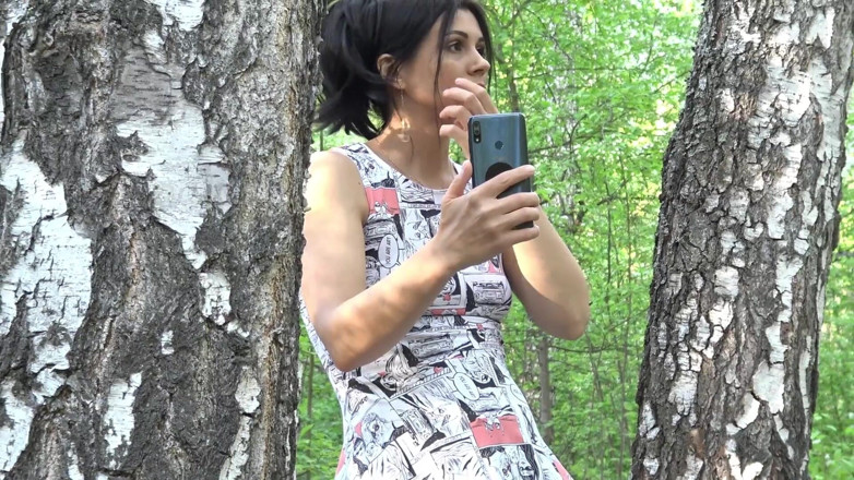 KristinaSlut: Berkelip pepek saya di dalam hutan