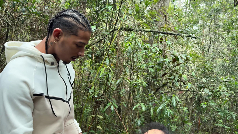 Andromeda Hot: Le Hago Una Mamada En El Metro Cable a Un...