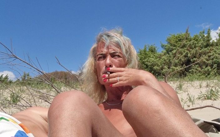 Gigi and David: Seks gösterisi stripchat, çıplaklar plajı, transeksüel ve adam, gigi ve dave 17-05-2025,...