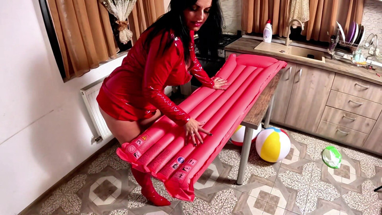 MilfyCalla: Dominant Red Pvc MILF Inflatable Mattress Fetish. Giant Beach Balls,...