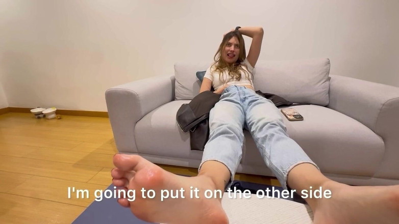 scarlettandc: I Piedi Del Mio Vicino Sono Incredibilmente Caldi