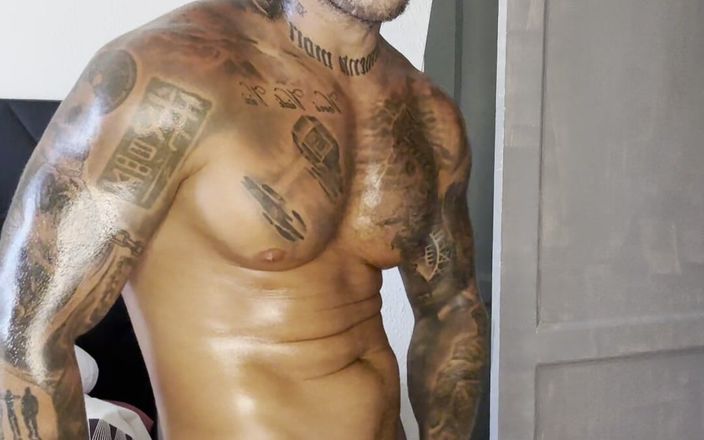 BoyGym: Großer schwanz, ganz viel muskulös!!