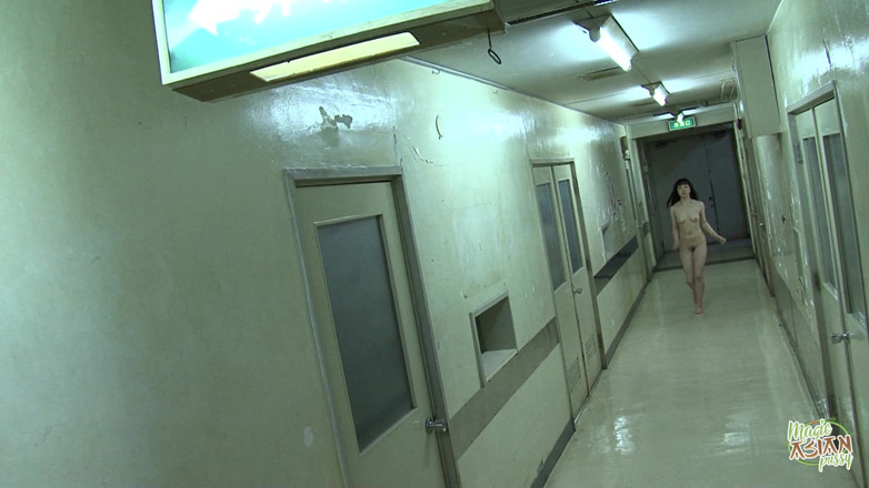 Magic Asian Pussy: Byla uvnitř a dělala něco divokého, ale pak ji přivedli...