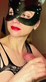 Oksi's Red Lips and Extreme Throat Fuck