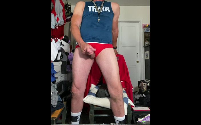 JockDad87: Jockdad87 dilf dölünü vurması için yarağını eğitiyor