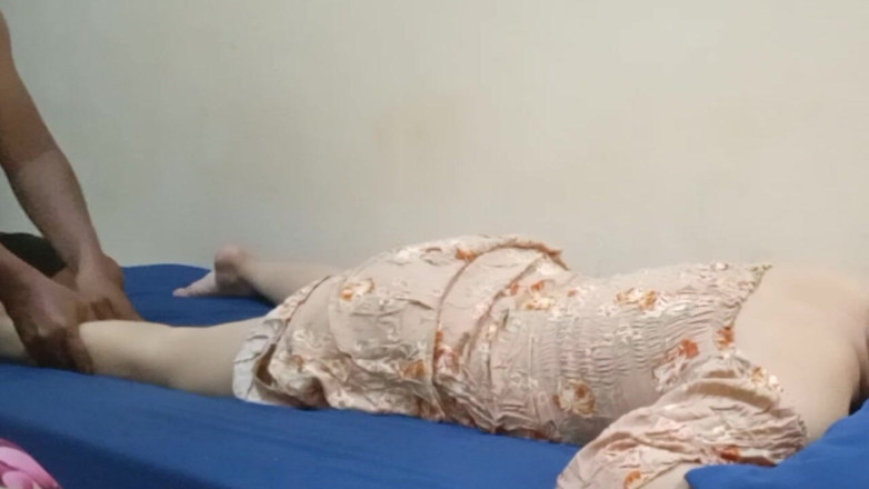 Angelina Pop: Probeer niet verleid te worden bij het masseren van stiefmoeder