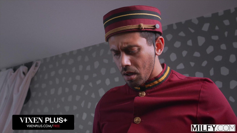 Milfy: Tante bahenol athena dientot habis-habisan sama bellboy sampai mengerang keenakan