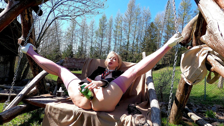 Wanilianna: Извращенная на улице с золотой дождь