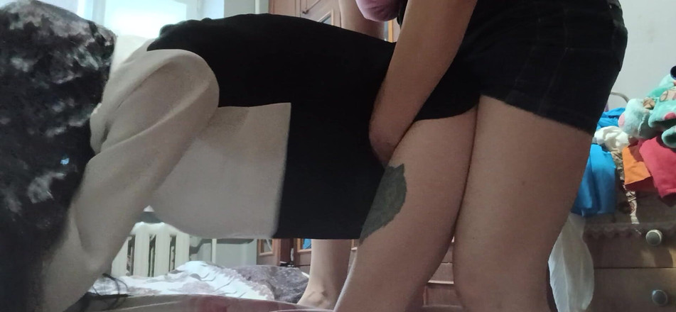 Lesbian-illusion: In plaats van extra privélessen thuis, neukt mijn milf-lerares me...