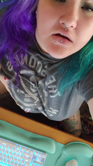 Aqua Marie: Tonton saya pancut semasa saya bekerja dari rumah