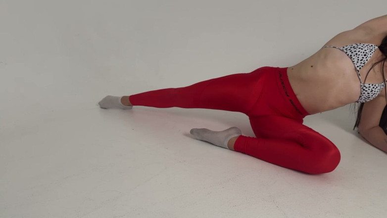 Skinny_lady69: Sıkı kırmızı tayt yogası