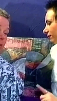 Une MILF brune mature dégouline de bouffage de chatte baveuse