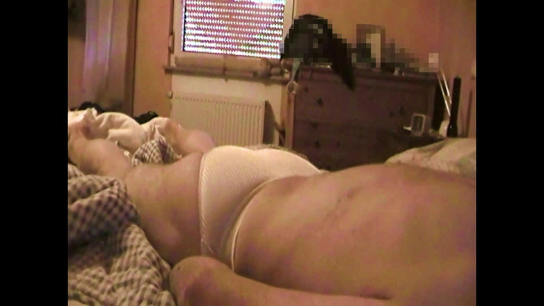 Mark Hannes: Bonggol dalam seluar dalam putih daripada ibu mertua