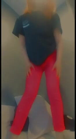 Lolafuccbunny: Lolafuccbunny menggoda dengan legging merah muda panas