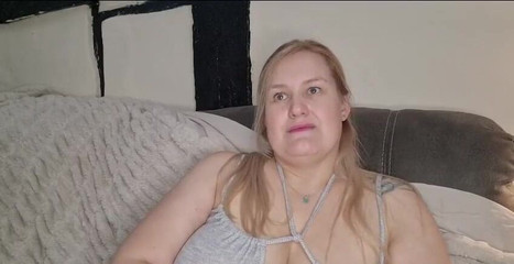 Becky Swings porn: Nezapomeňte mi do schránky vaše otázky, abych vám odpověděla příště