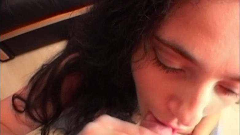 Flash Model Amateurs: Pierced pussy penetrated with dildo