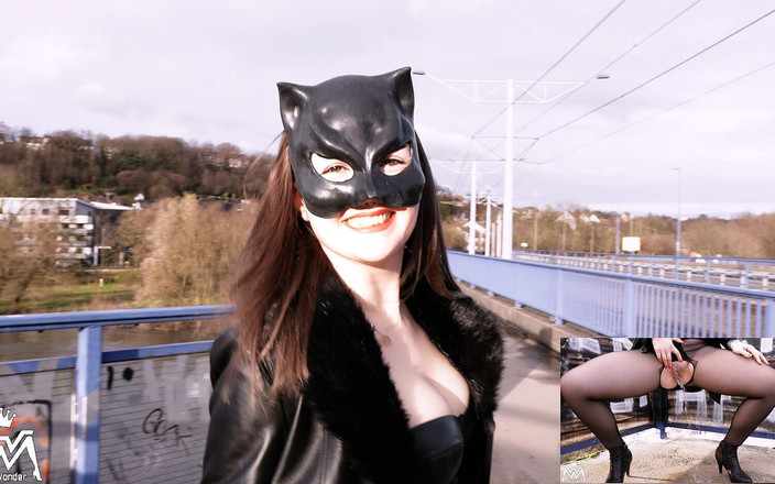 Wet-Wonder: Cuộc diễu hành tiểu công cộng #22. Goldregen Auf der Brücke