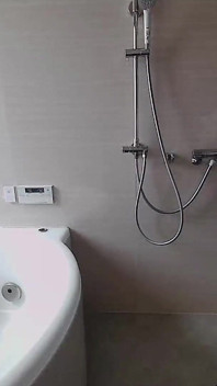 Take a Shower While Cosplaying in a Uniform and Have Sex in the Live Broadcast