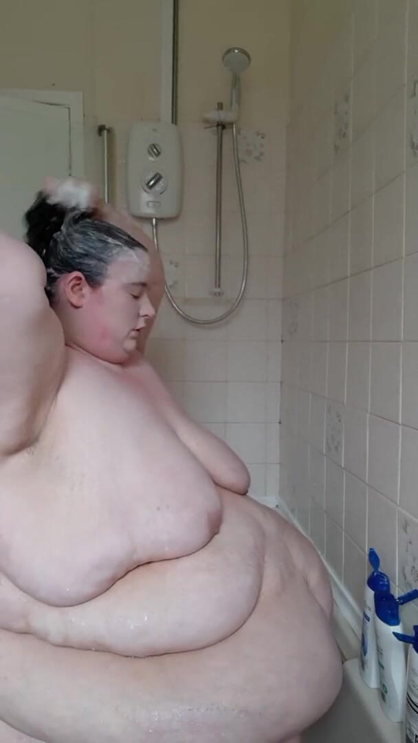 SSBBWLadyBrads: You know you love a shower goddess