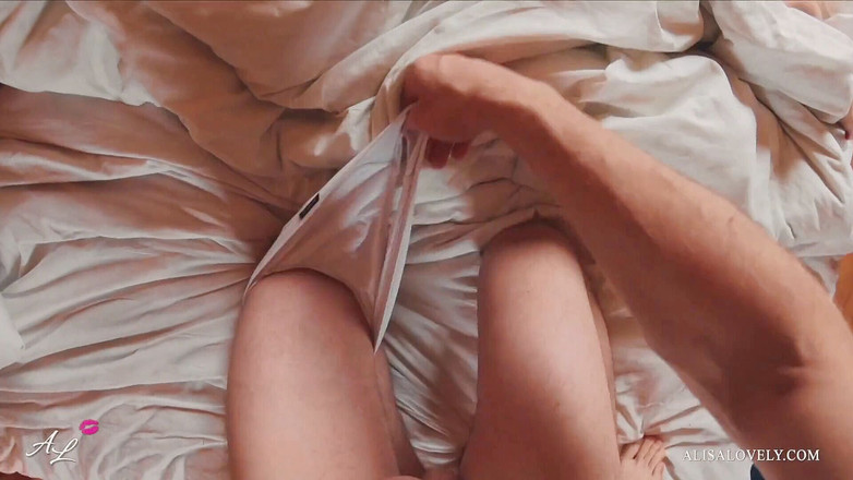 Alisa Lovely: 大きなお尻で疲れた彼女を犯さ