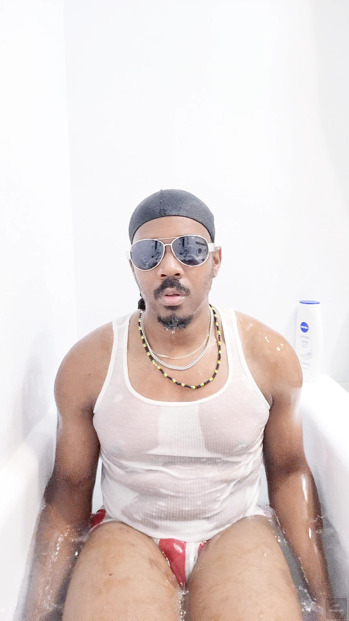 Soft Soleman: Umývám tělo ve vaně (3) (2025)