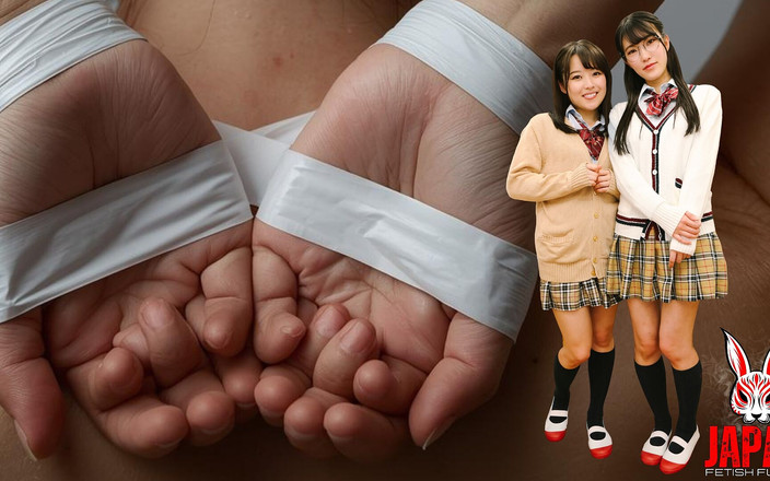 Japan Fetish Fusion: Зв'язані зап'ястя, язик на жорстких сосках, змочлива аварія під її спідницею коледжу. Чіхару досліджує старше домінування Аой.