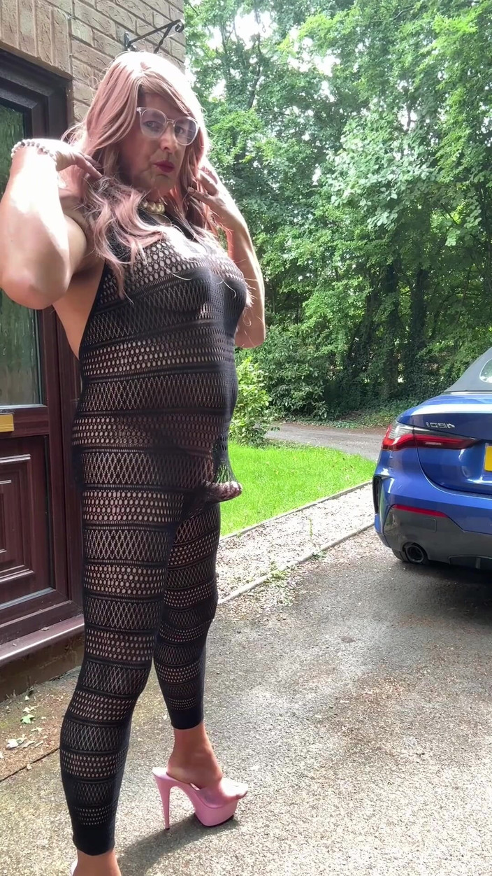 Kellycd2022: 섹시한 검은 고양이 정장과 발 뒤꿈치의 섹시한 크로스드레서 Kellycd20222