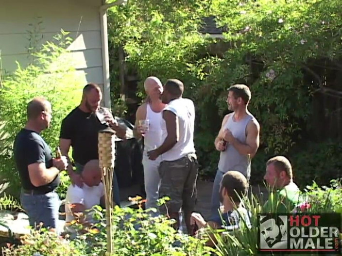 Pantheon men: B.y.o.b.: Das schlafzimmer eines anderen