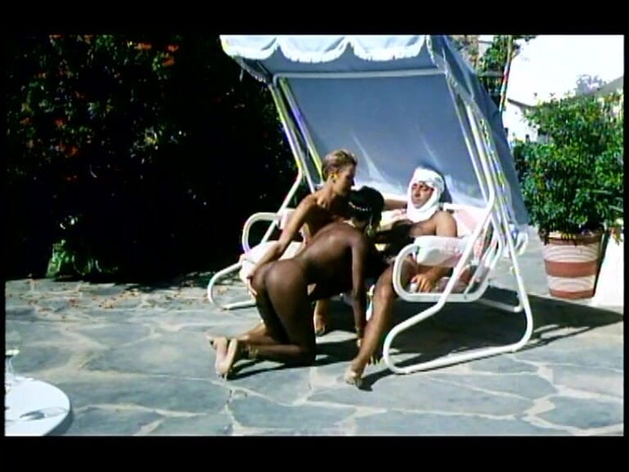 GERMAN PORN CLASSICS: 沙漠中的热辣爱情。Herzog Video