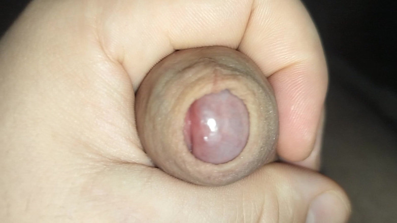 Uhri: Yakın çekim mastürbasyon sünnetsiz yarak ve boşalma