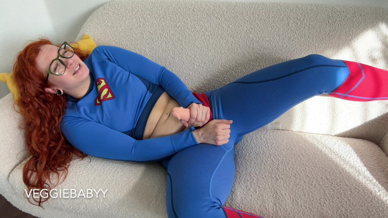 Veggiebabyy: Криптонит, маленький член и яиц и яиц делают маленький член фута супергерл жесткой спермой